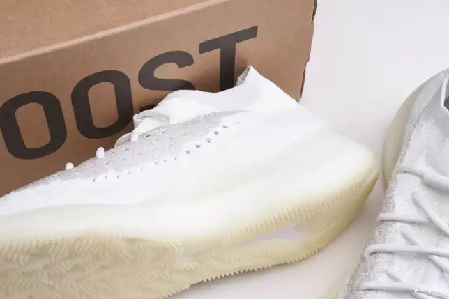 Calcite Boost GZ8668 Glow 380 Adidas Yeezy 0622